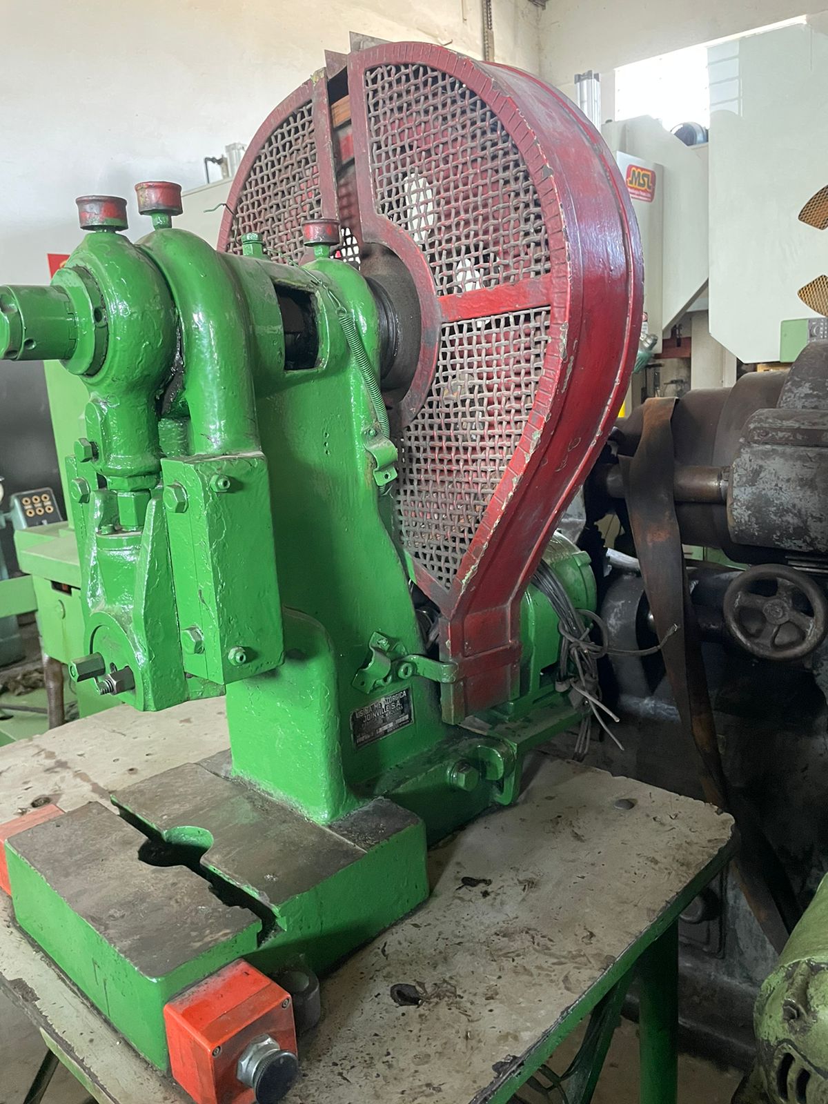 Prensa excêntrica 8T