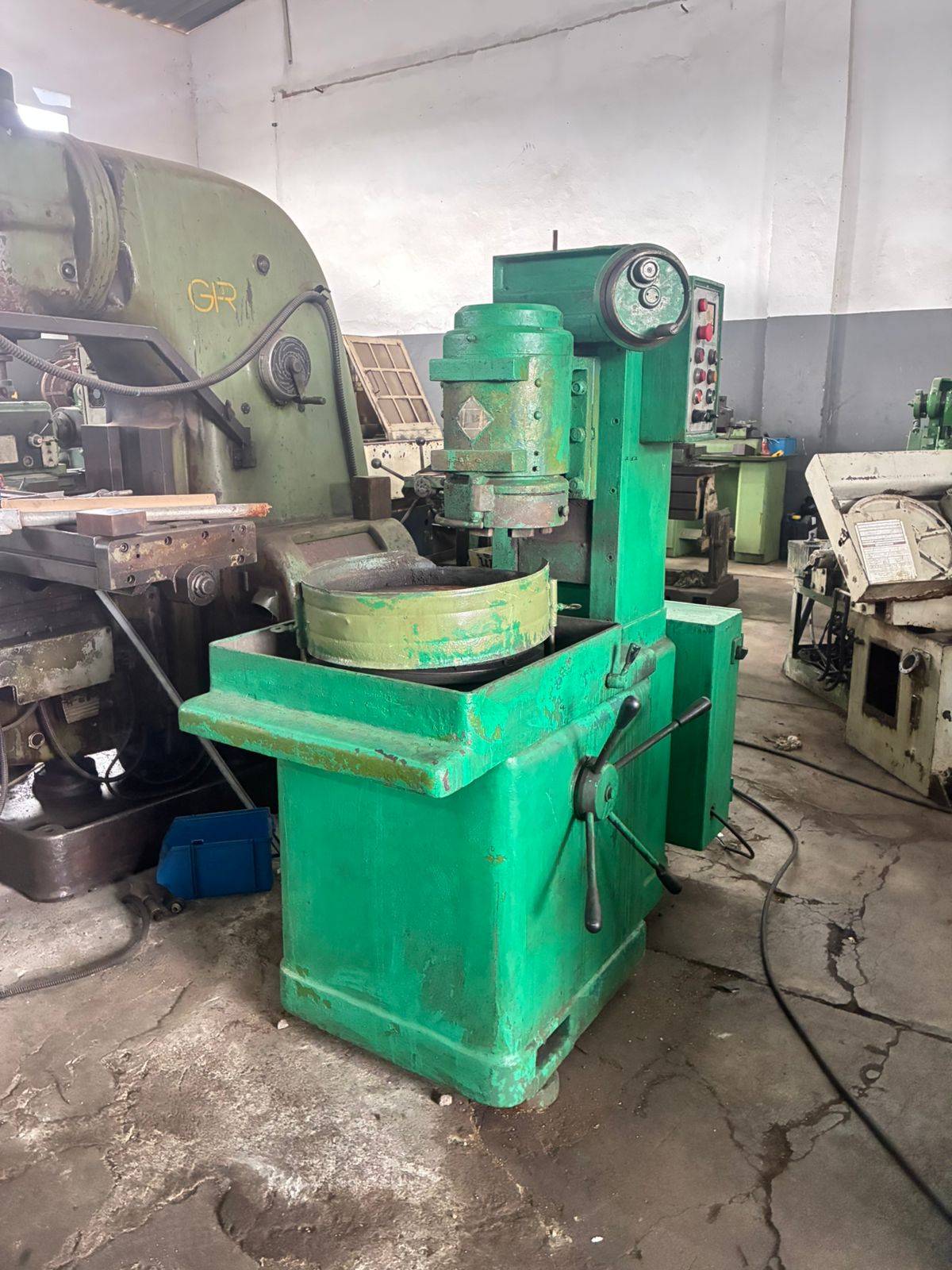 Retífica Plana com mesa giratória RAPG-40