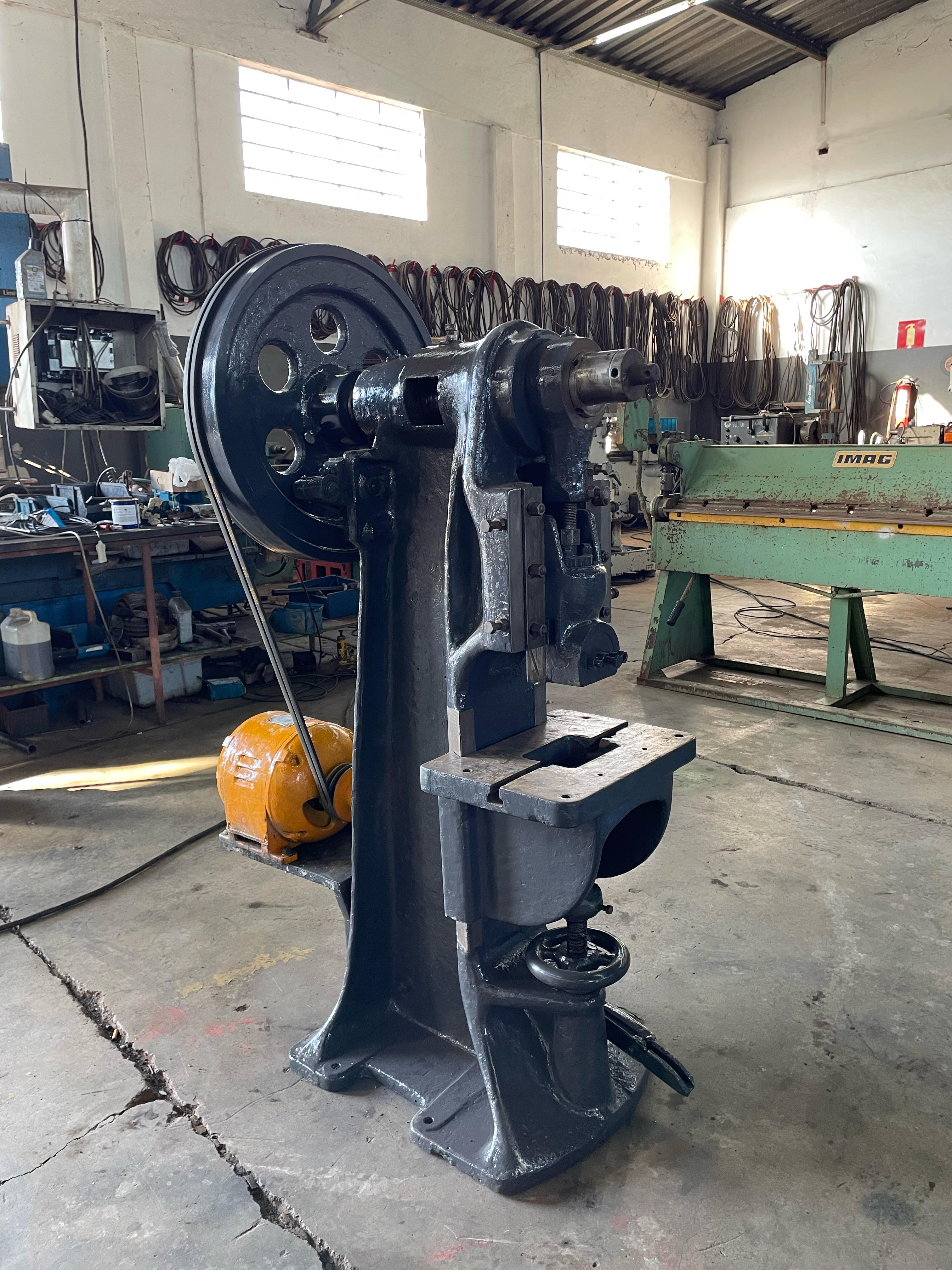 Prensa Excêntrica 12T