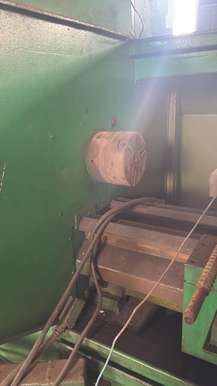 Torno ROMI ECN 40 III CNC no estado com torre elétrica