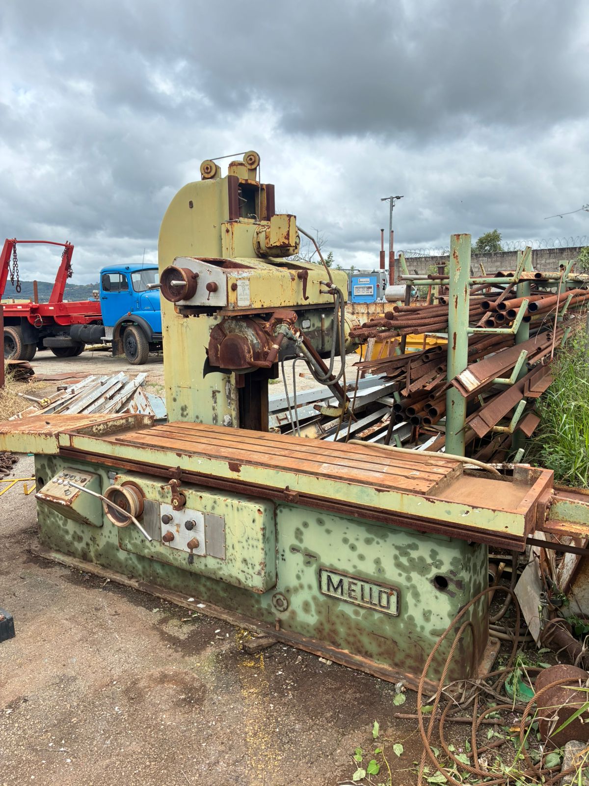 Retífica Plana MELLO mesa de 1800mm