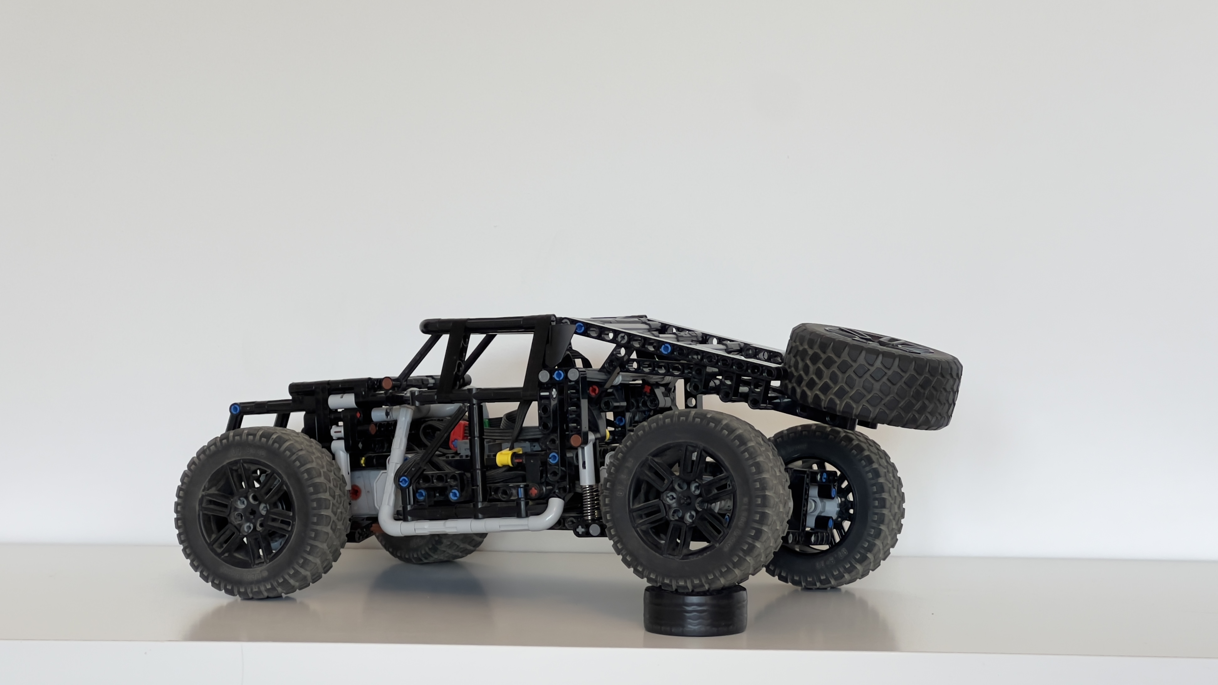 4x4 TROPHY TRUCK (1:11 Scale)