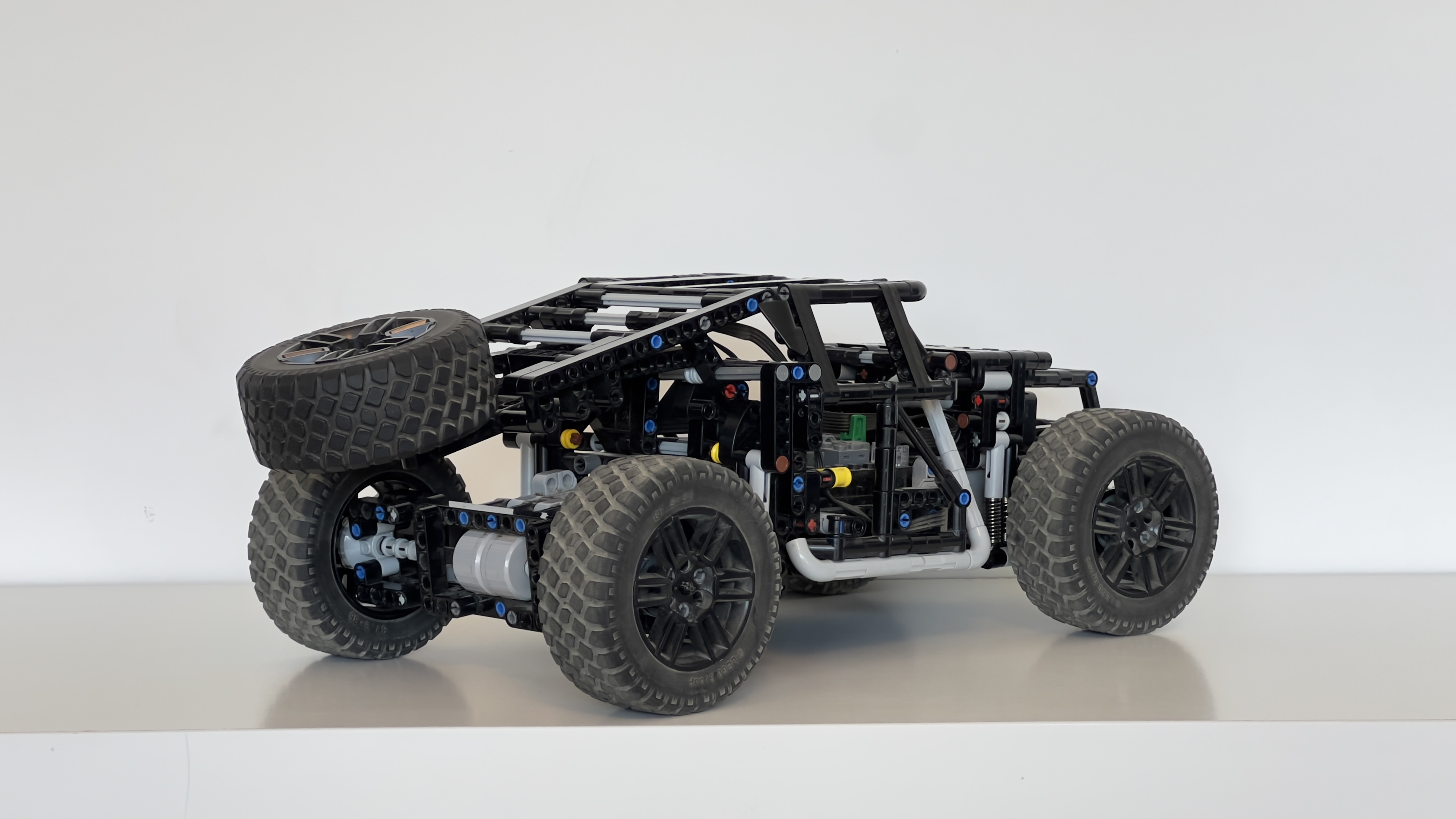 4x4 TROPHY TRUCK (1:11 Scale)