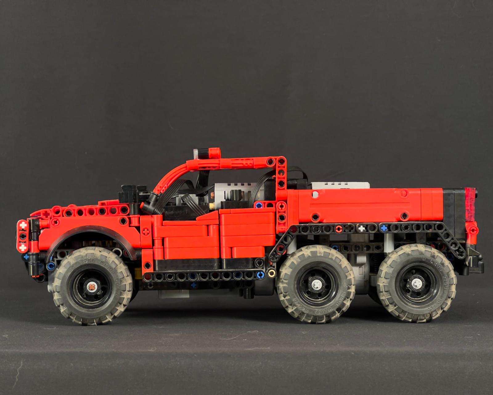 1:16 Hennessey Velociraptor 6x6 (4x6)