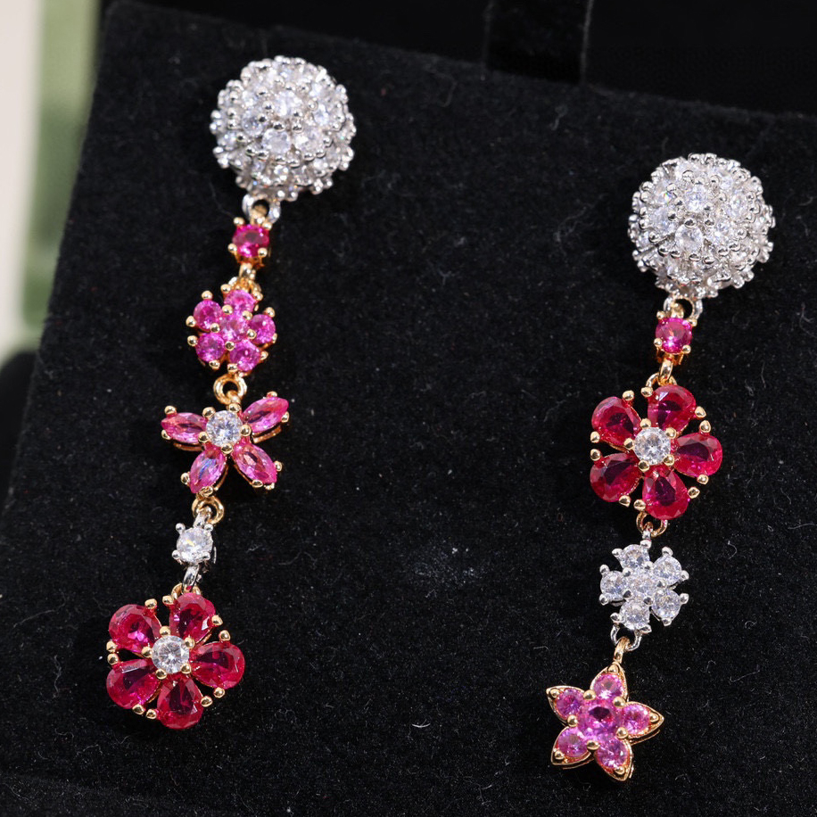 VVCA Earrings Good Quality