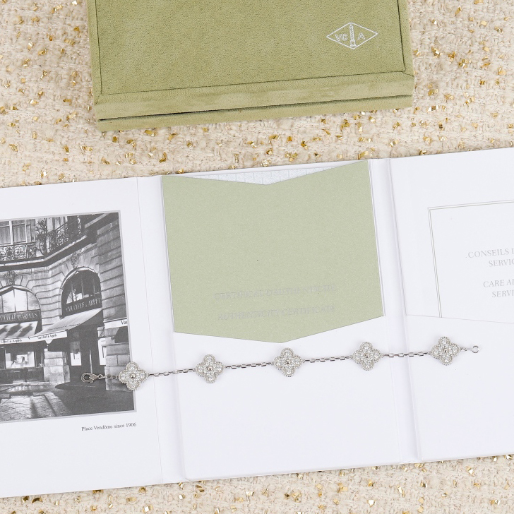 VVCA Bracelets Good Quality