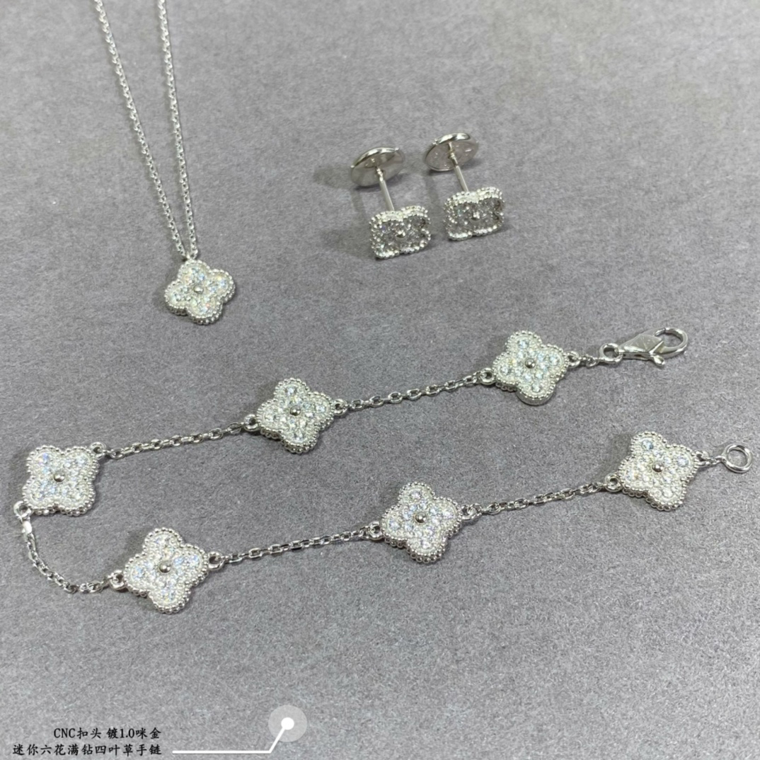 VVCA Bracelets Good Quality