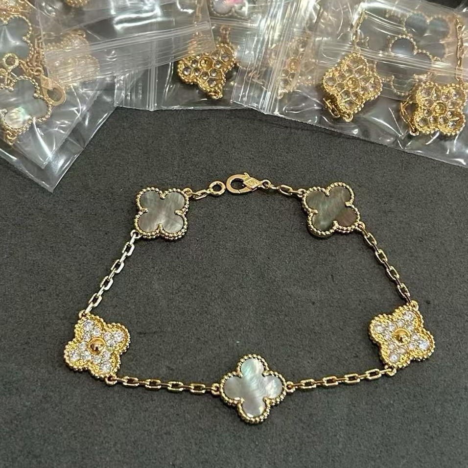 VVCA Bracelets Good Quality