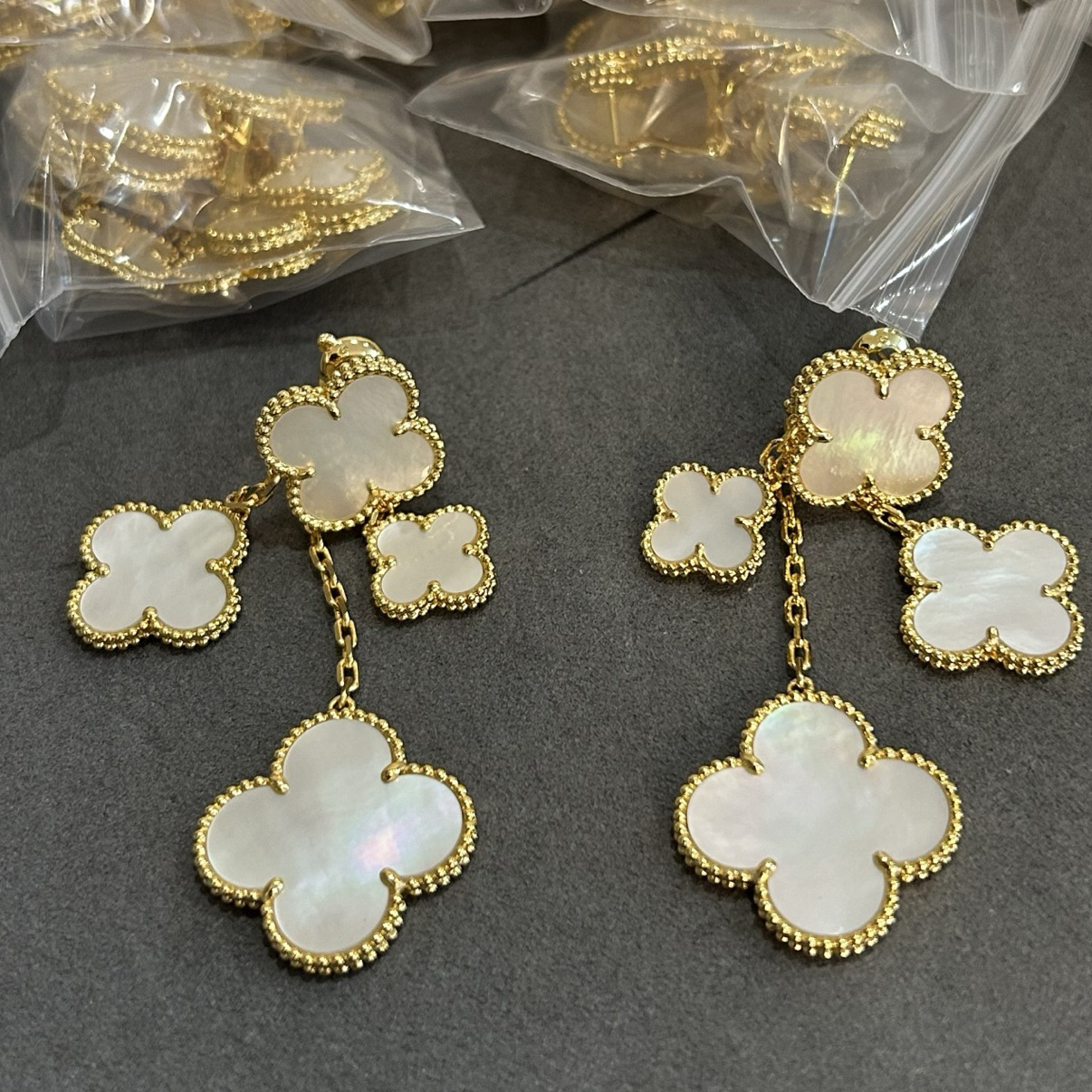 VVCA Earrings Good Quality