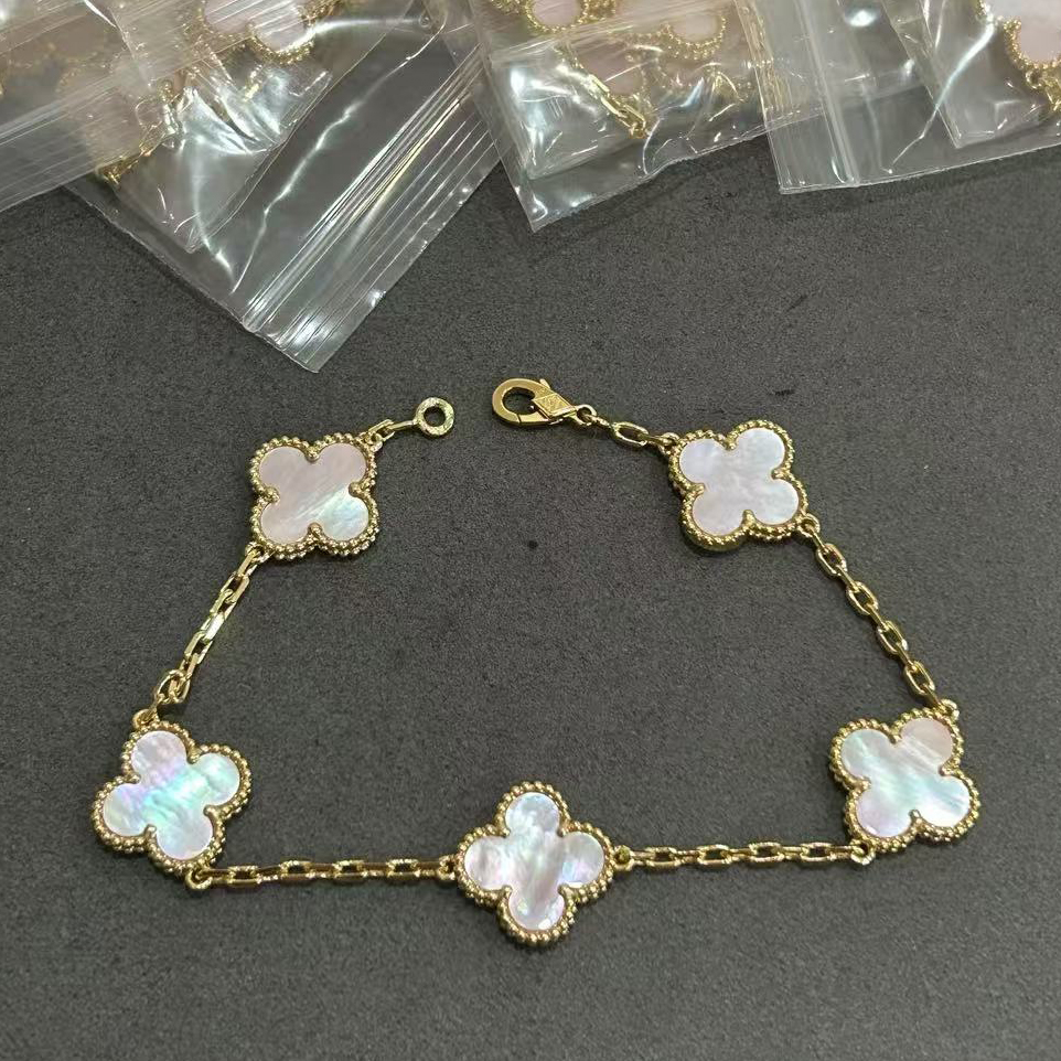 VVCA Bracelets Good Quality