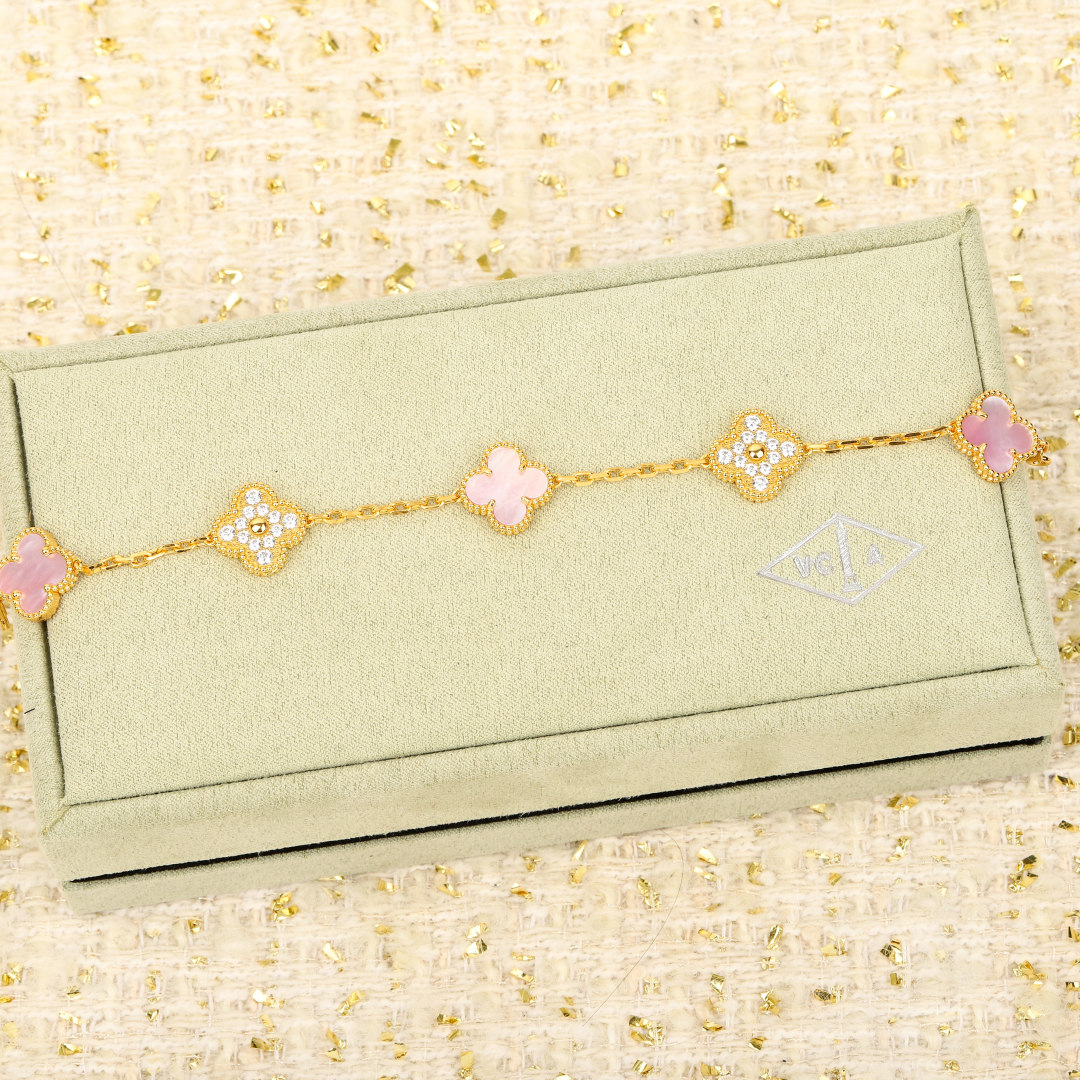 VVCA Bracelets Good Quality