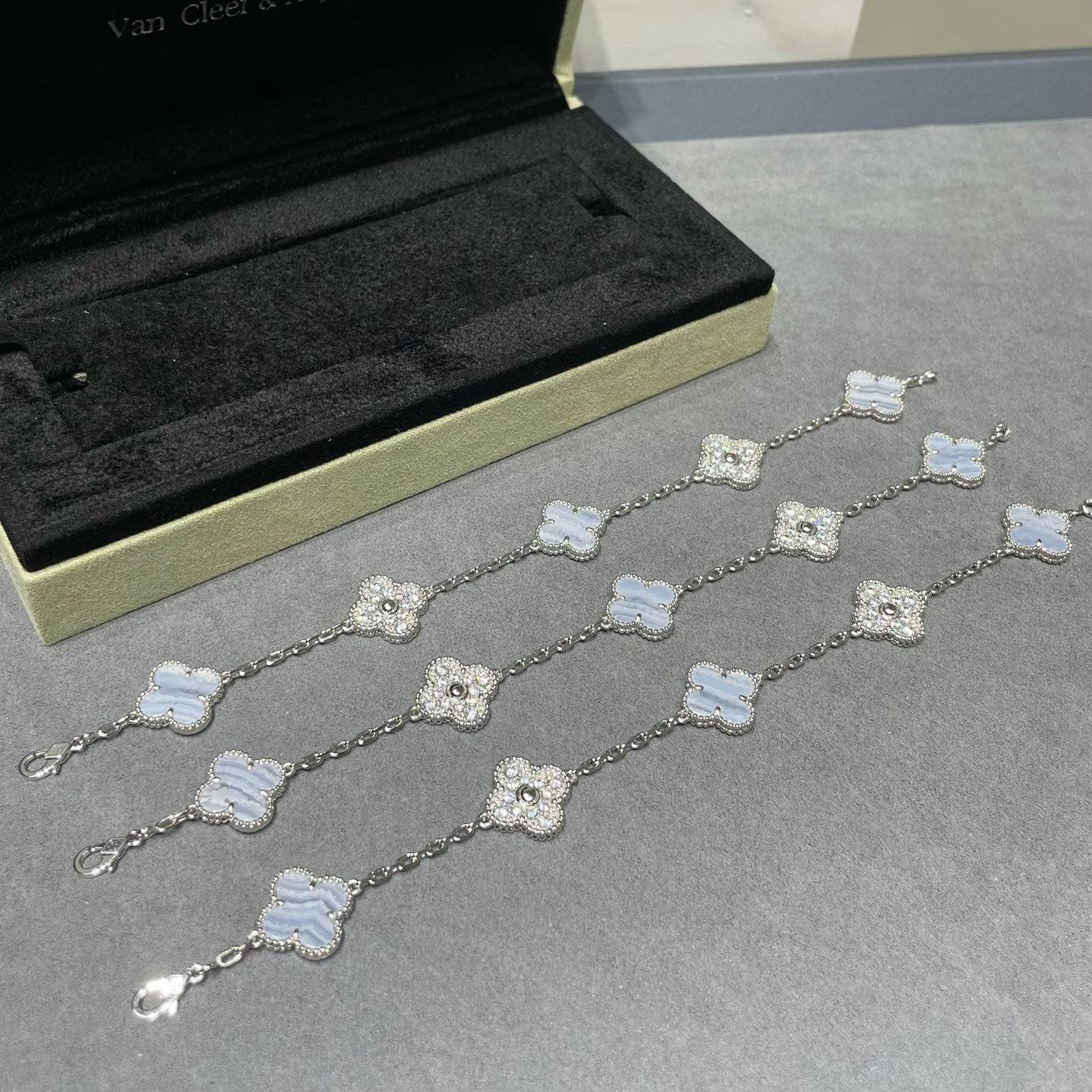 VVCA Bracelets Good Quality