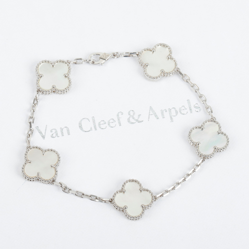 VVCA Bracelets Good Quality