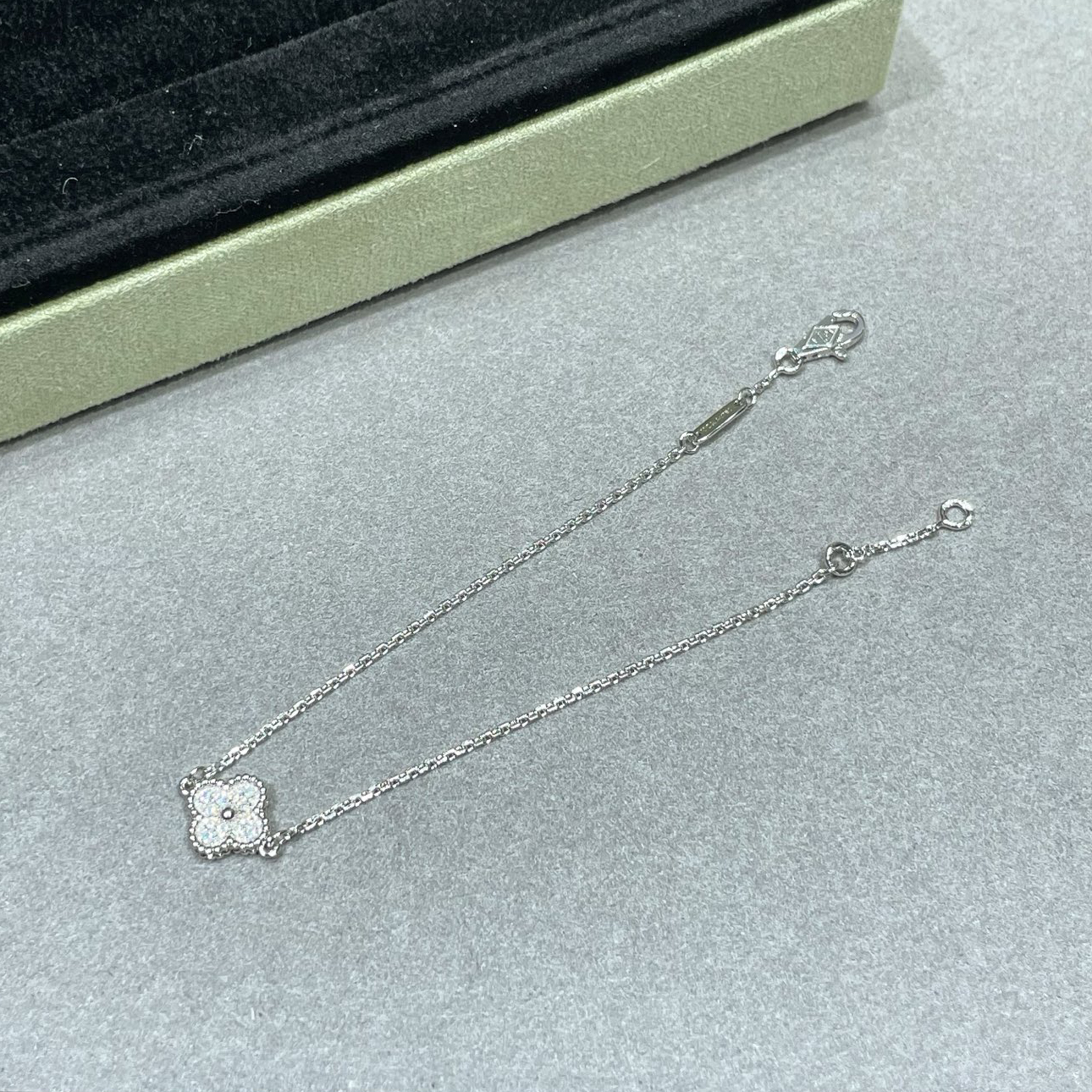 VVCA Bracelets Good Quality