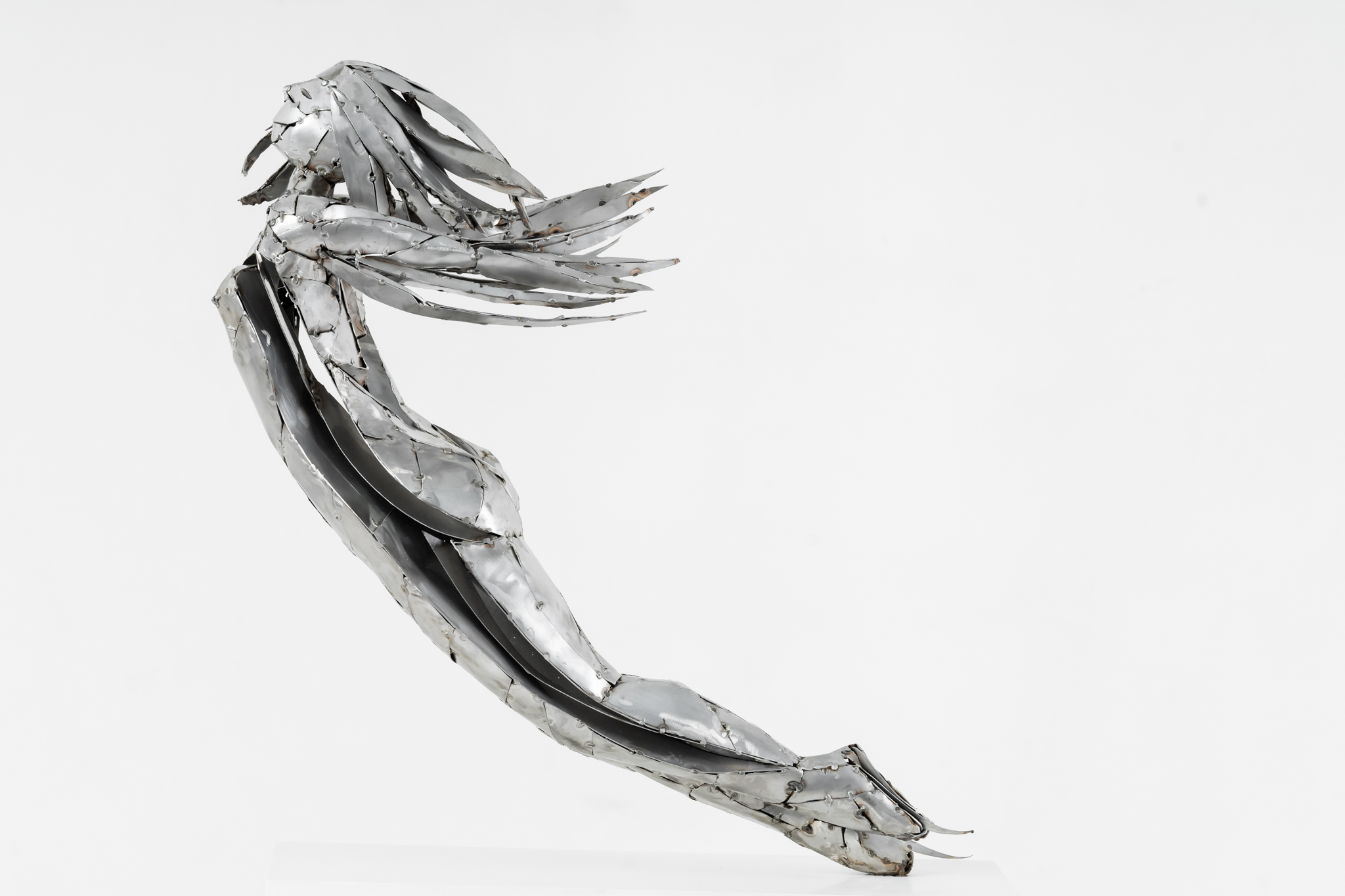 BRISA – Escultura Monumental en Acero Inoxidable | Sol Satori