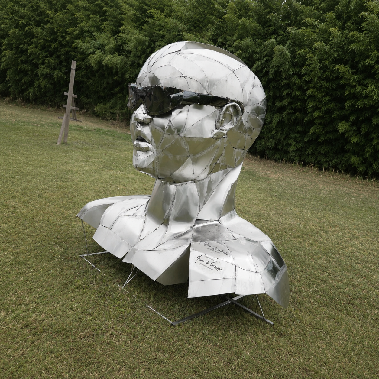 LUCA PRODAN- Escultura Homenaje | Sol Satori