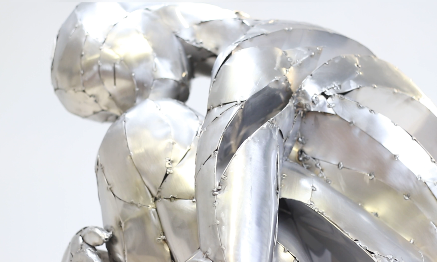 ALMA – Escultura en Acero Inoxidable Forjado en Frío | Sol Satori