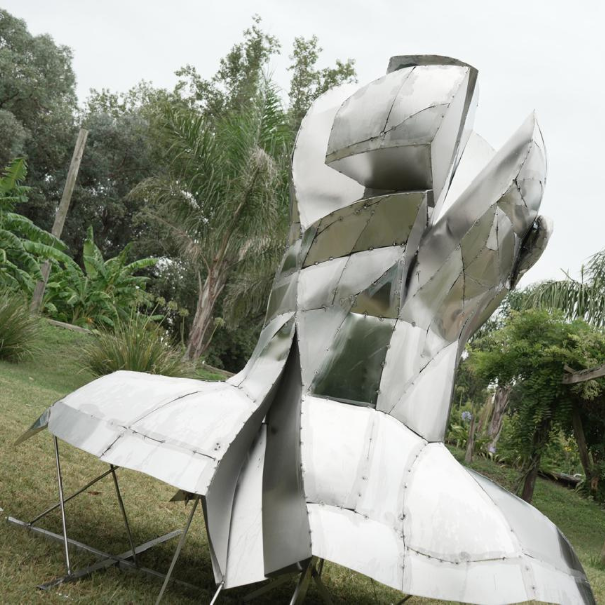 LUCA PRODAN- Escultura Homenaje | Sol Satori