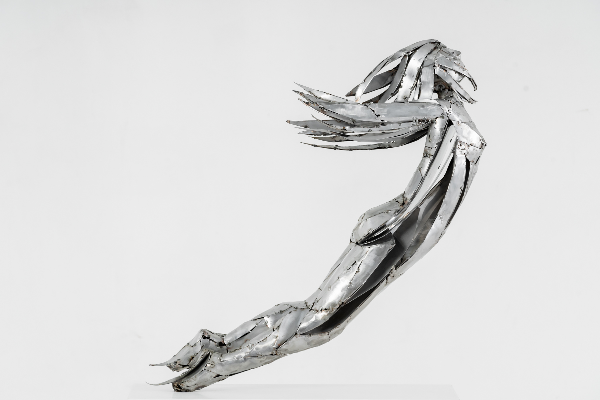 BRISA – Escultura Monumental en Acero Inoxidable | Sol Satori