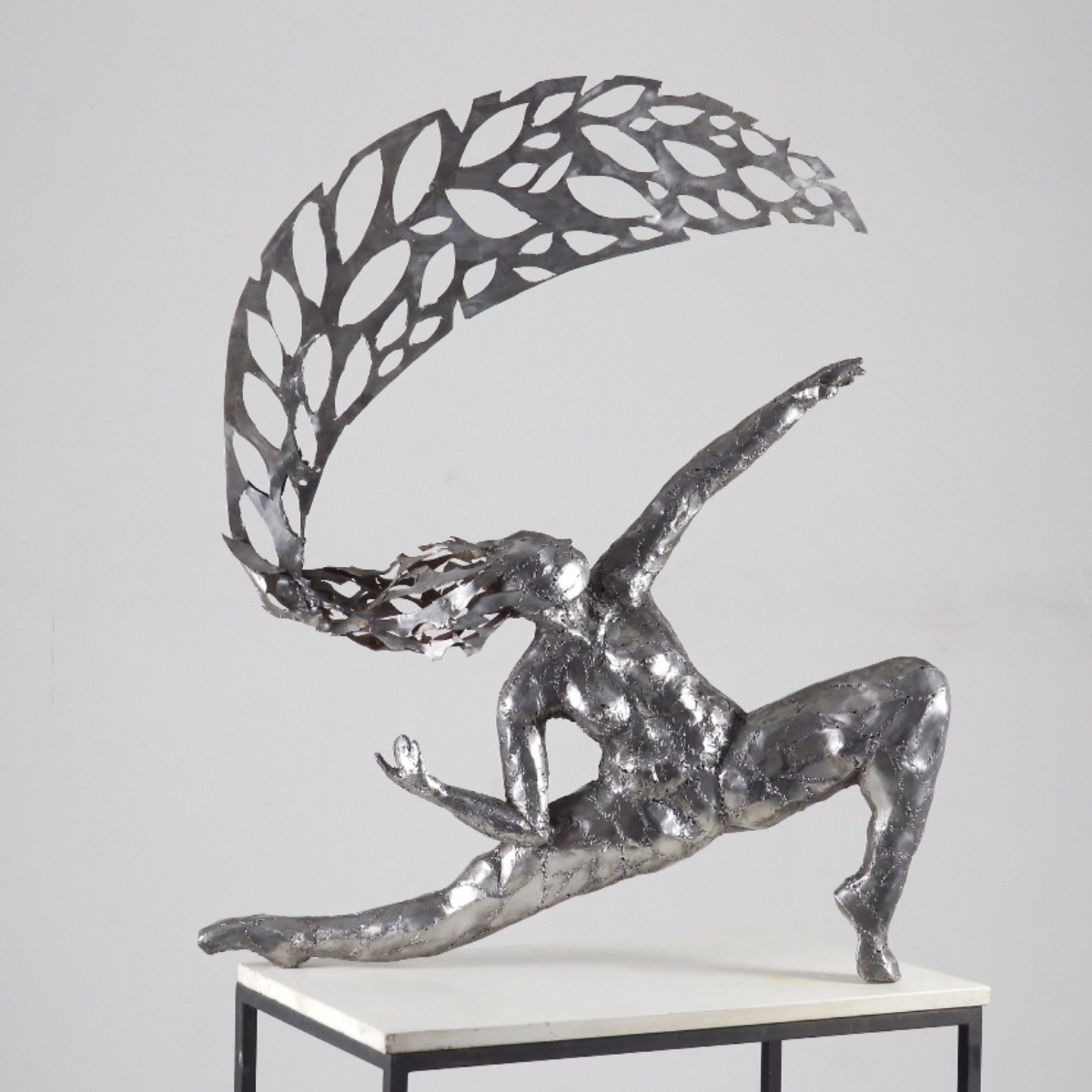 NEWEN- Escultura en acero al carbono- | Sol Satori