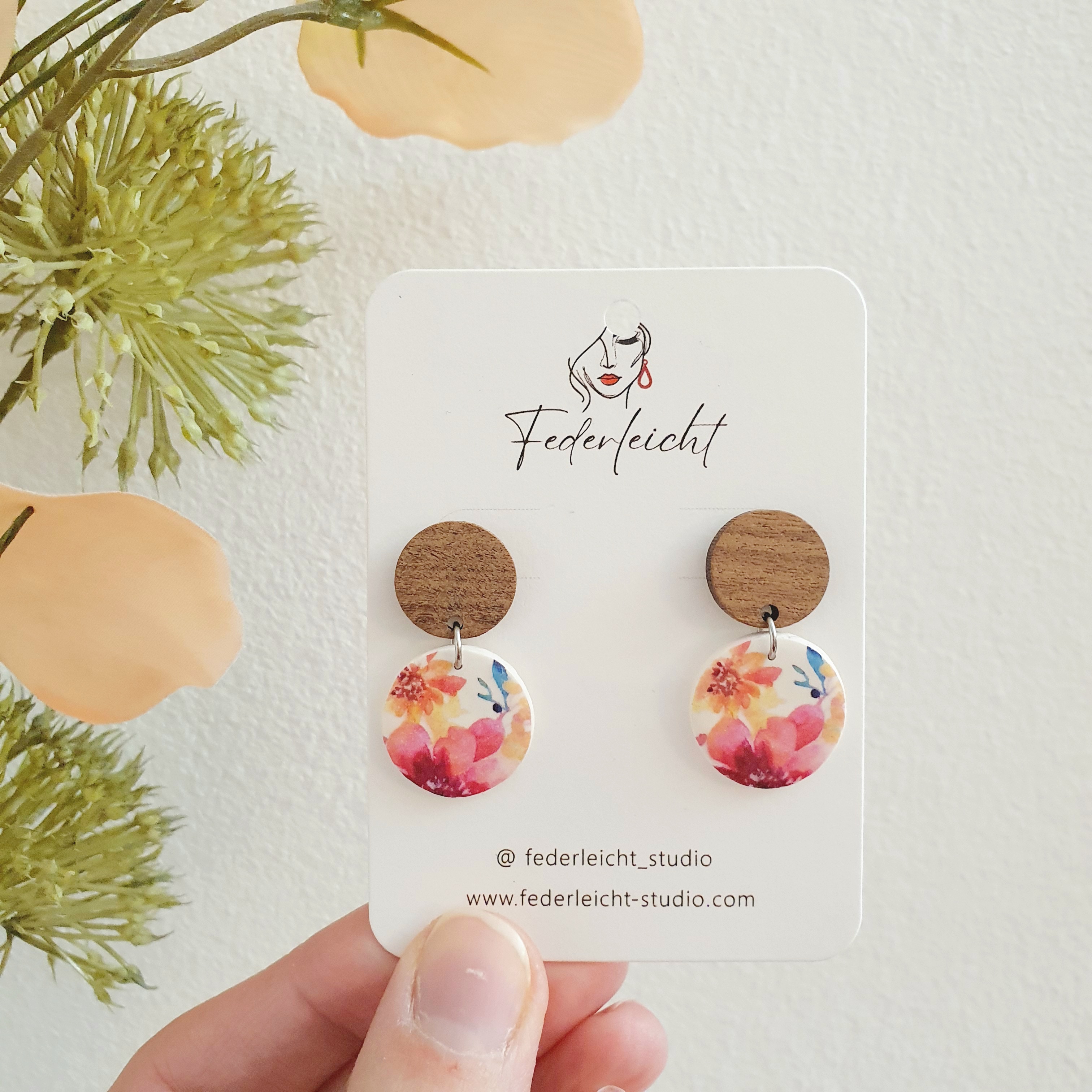 Ohrstecker aus Holz und Resin