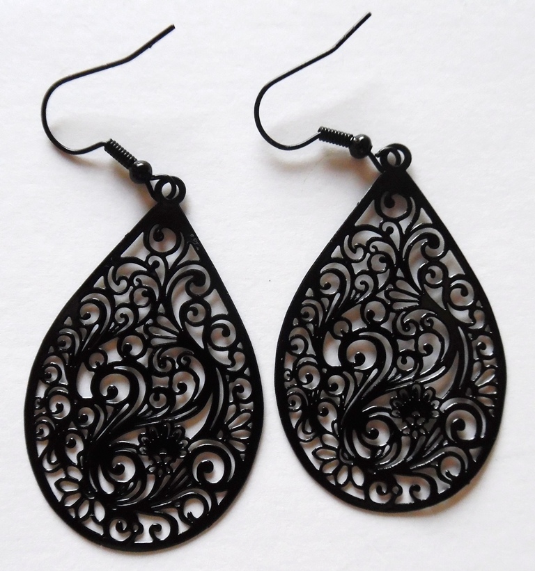 1 Pair Retro Hollow Black Flower Pattern Water Drop Earrings New