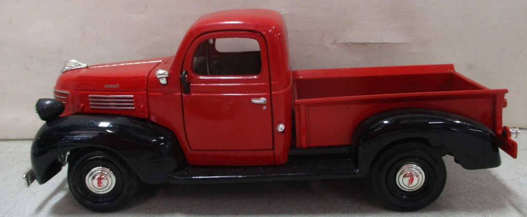 Diecast 1941 Plymouth Pickup Truck Welly 1/24 New