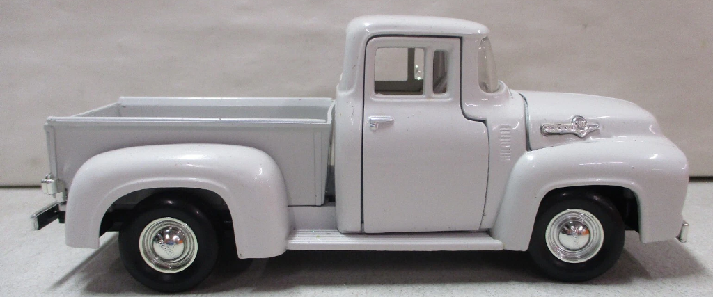 Diecast 1956 Ford Pickup Truck 1/24 Pre-Owned