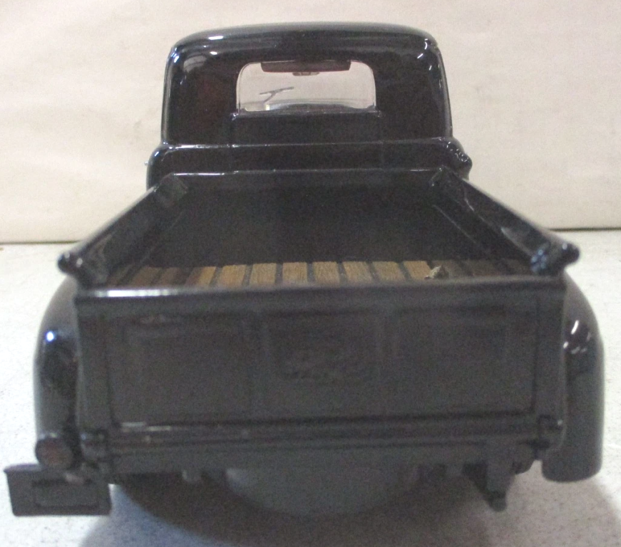 Diecast 1948 Ford F1 Pickup Truck Maisto 1/25 Flaw New