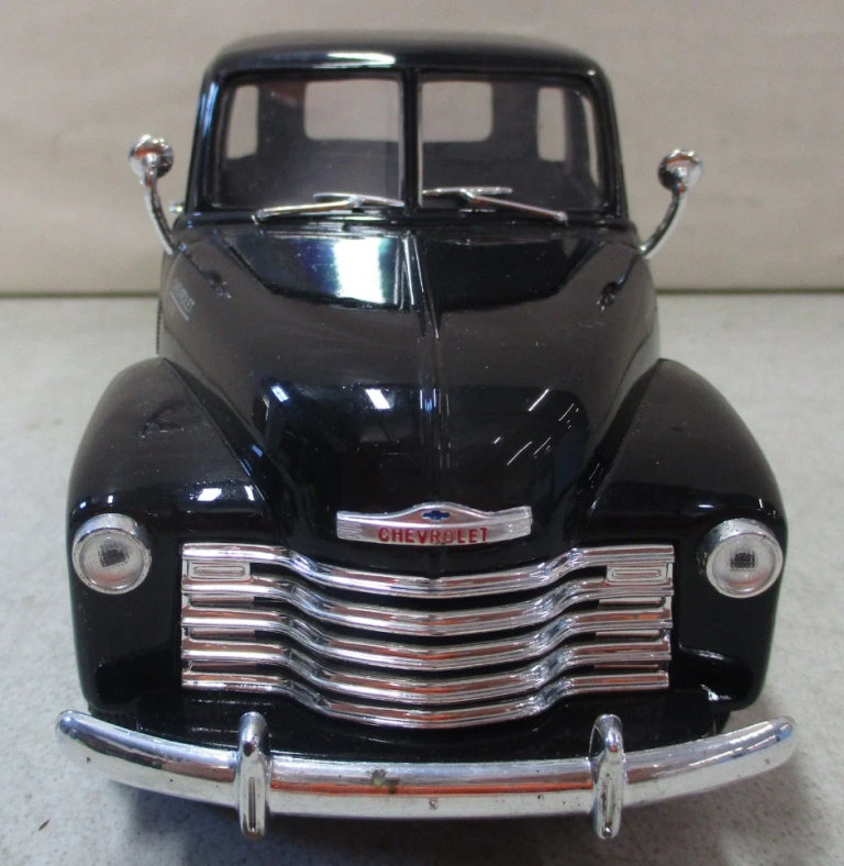 Diecast 1953 Chevy Pickup Truck Welly 1/24 New