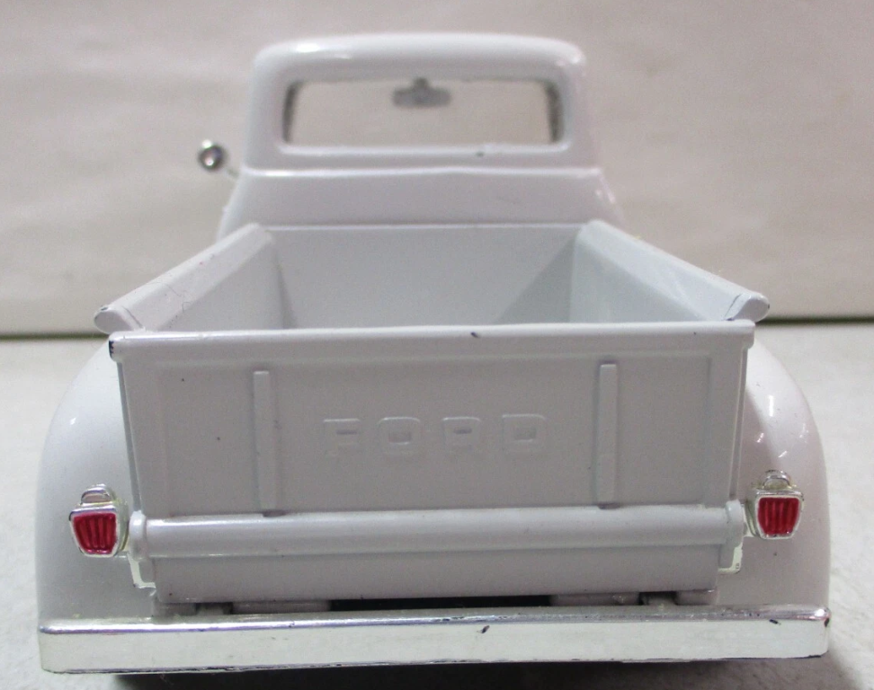 Diecast 1956 Ford Pickup Truck 1/24 Pre-Owned