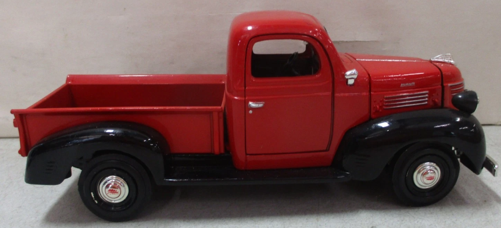 Diecast 1941 Plymouth Pickup Truck Welly 1/24 New
