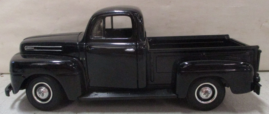 Diecast 1948 Ford F1 Pickup Truck Maisto 1/25 Flaw New