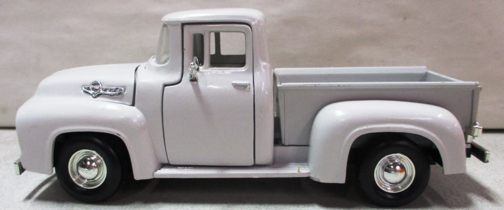 Diecast 1956 Ford Pickup Truck 1/24 Pre-Owned