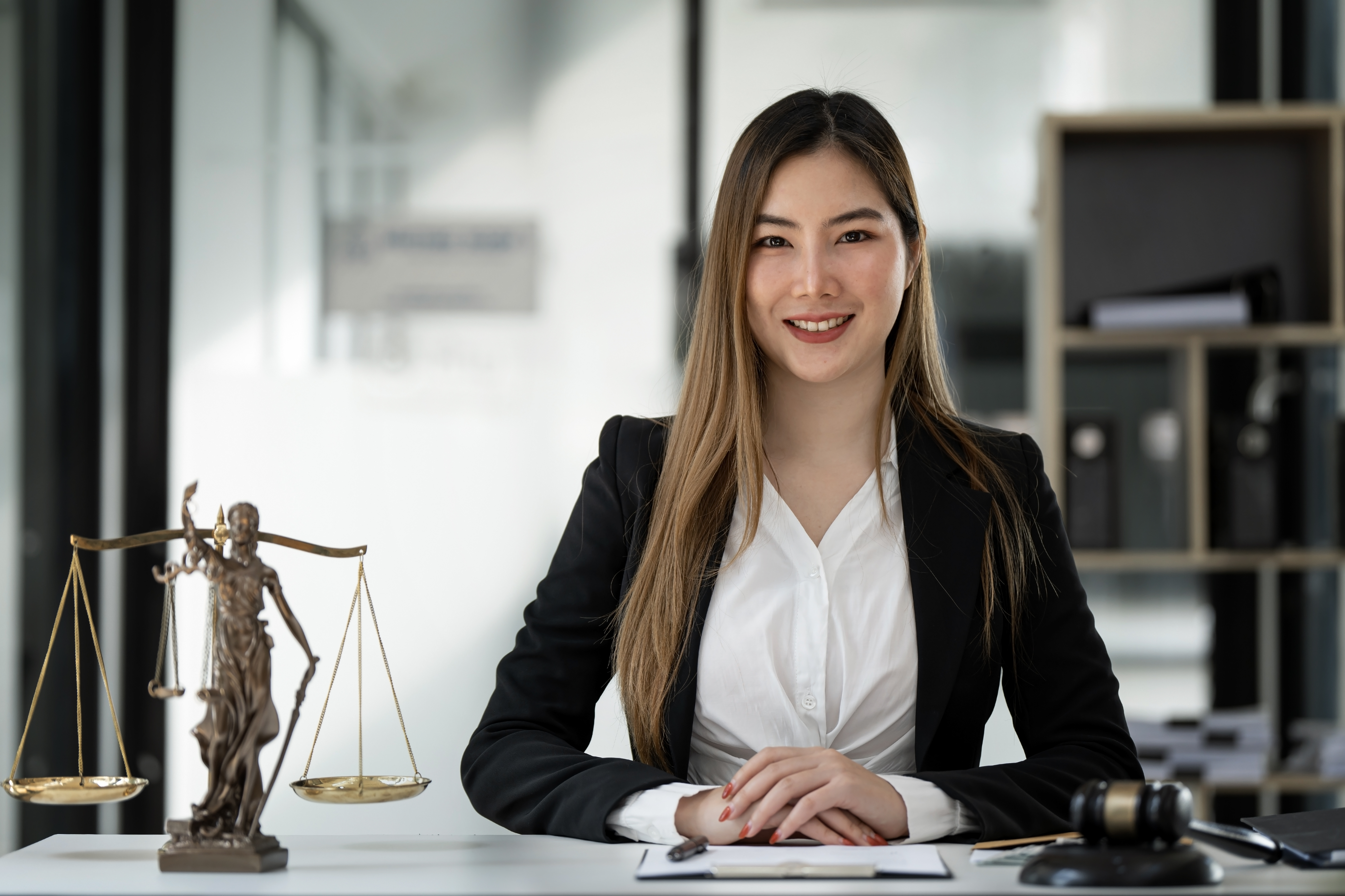 ⚖️ Junior Associate