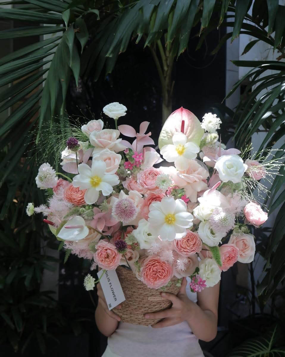 Giỏ Hoa Pastel Lớn – Ngọt Ngào & Tỏa Sáng