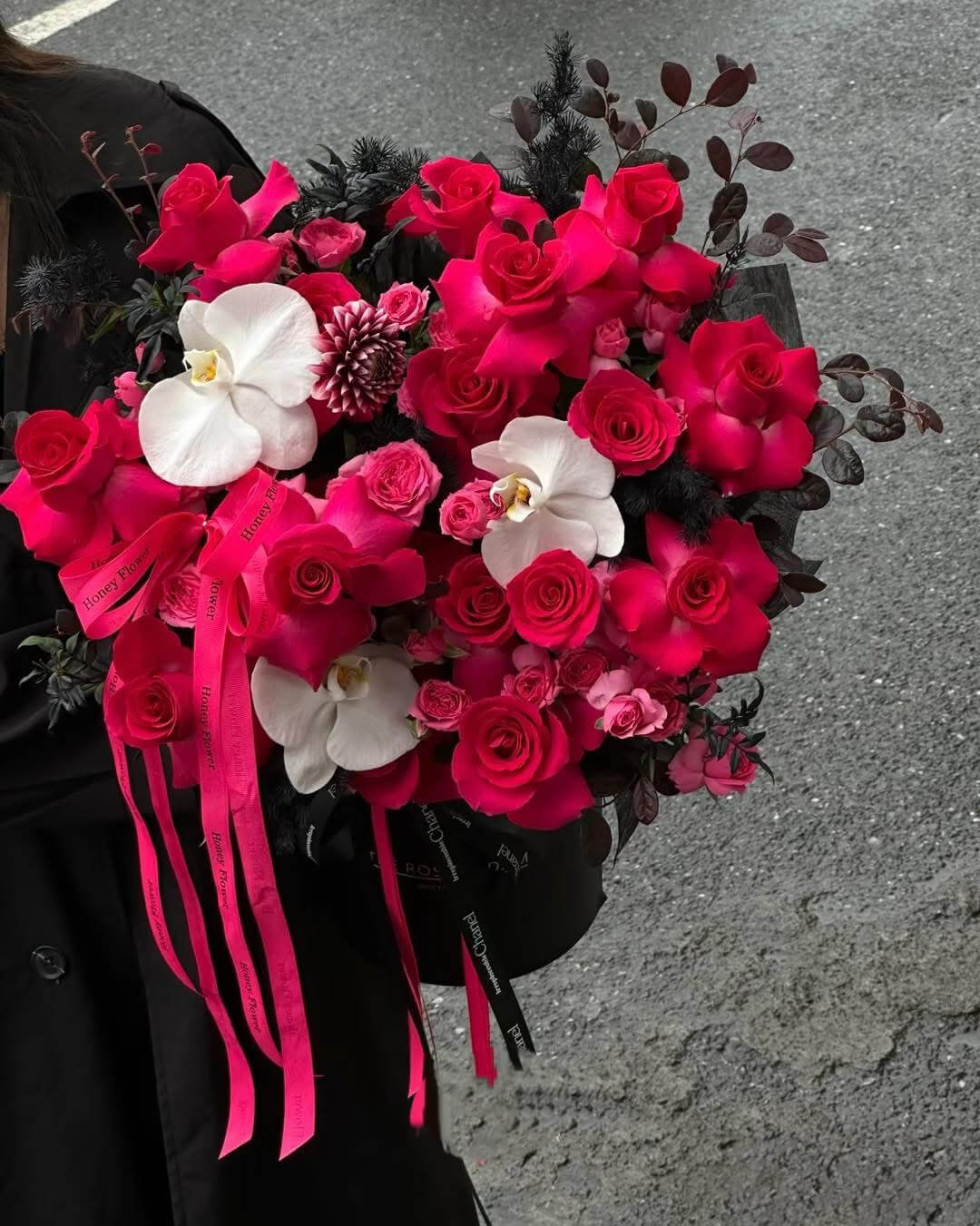 Giỏ Hoa Hồng Đỏ – Quyến Rũ & Sang Trọng