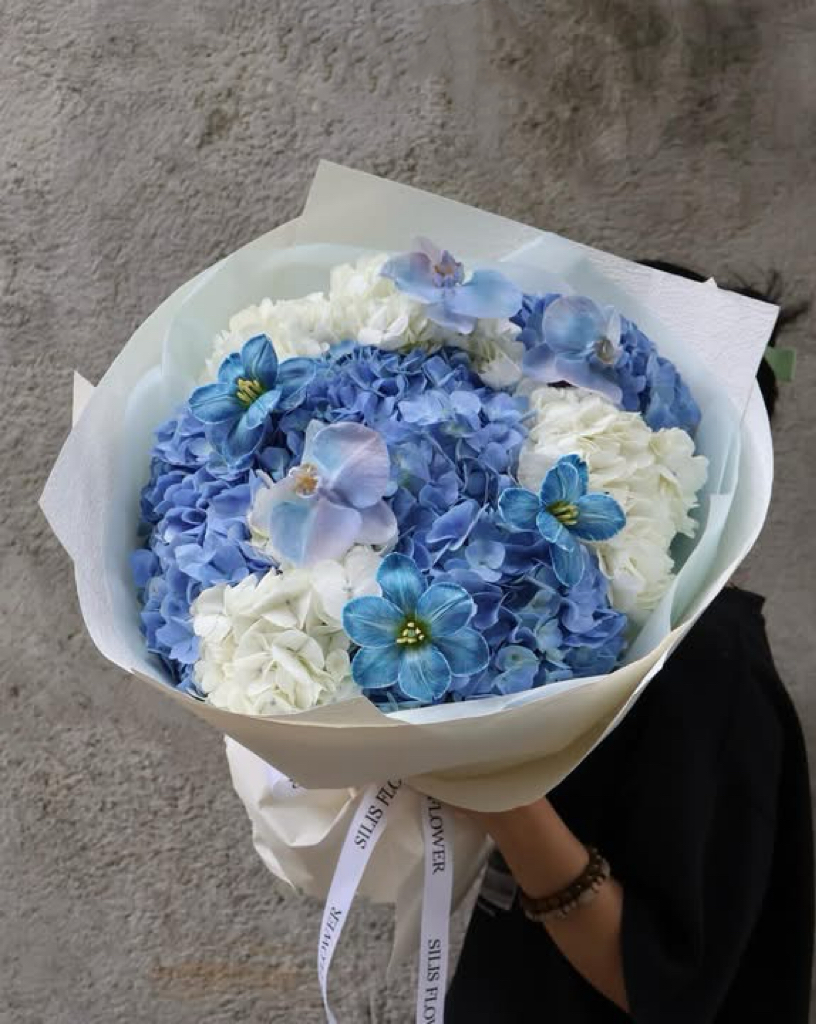 Bó Cẩm Tú Cầu Xanh – Tươi Mát & Ấn Tượng