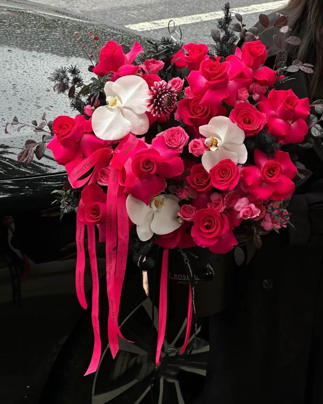 Giỏ Hoa Hồng Đỏ – Quyến Rũ & Sang Trọng