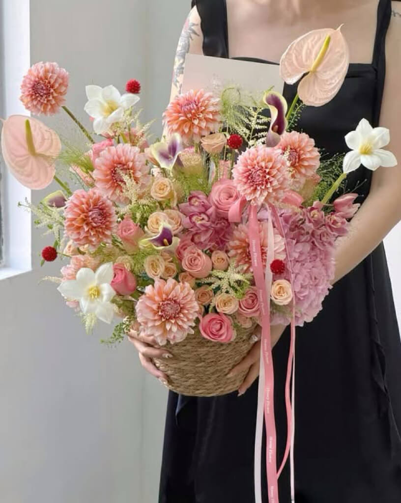 Giỏ Hoa Pastel Lớn – Sang Trọng & Rực Rỡ