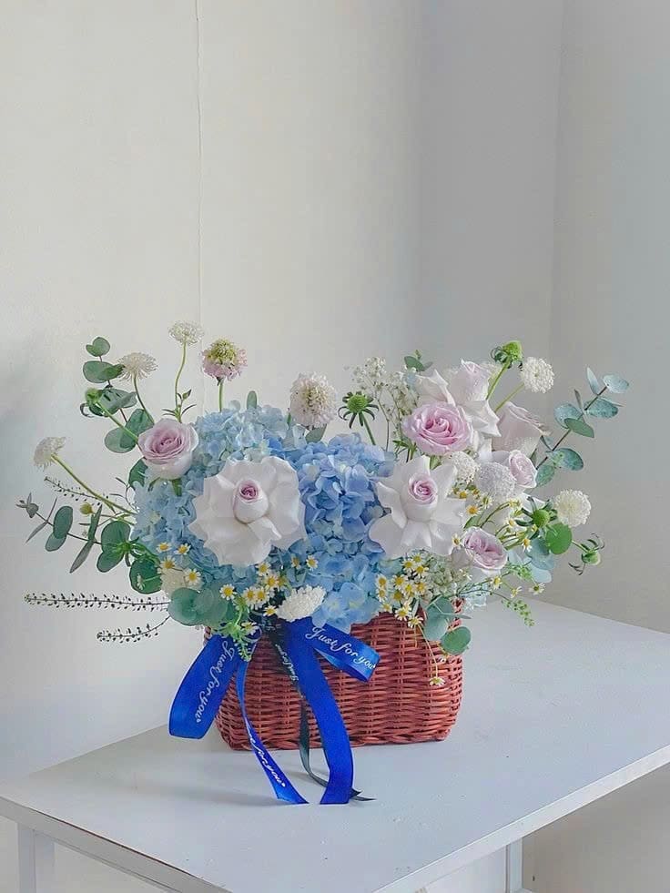 Giỏ hoa cẩm tú cầu xanh