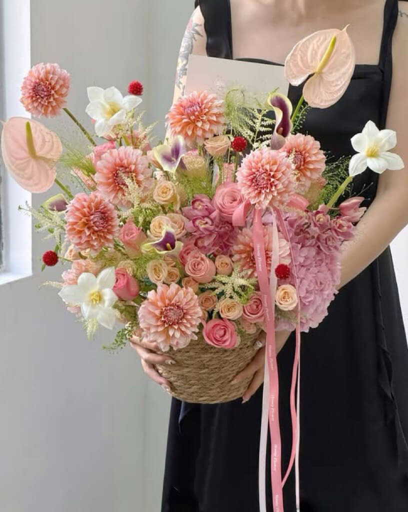 Giỏ Hoa Pastel Lớn – Sang Trọng & Rực Rỡ