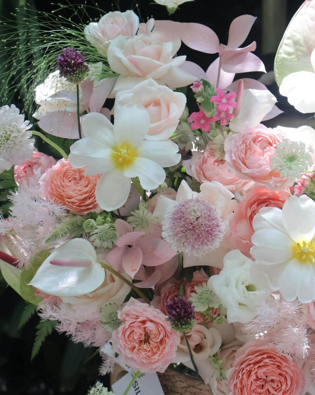 Giỏ Hoa Pastel Lớn – Ngọt Ngào & Tỏa Sáng