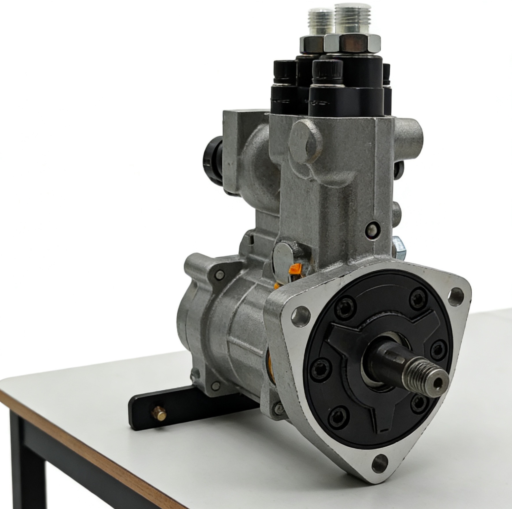 DK300-1111100A-A38 TRUCK YC4DK90-T304 Fuel Injection Pump 0445025090