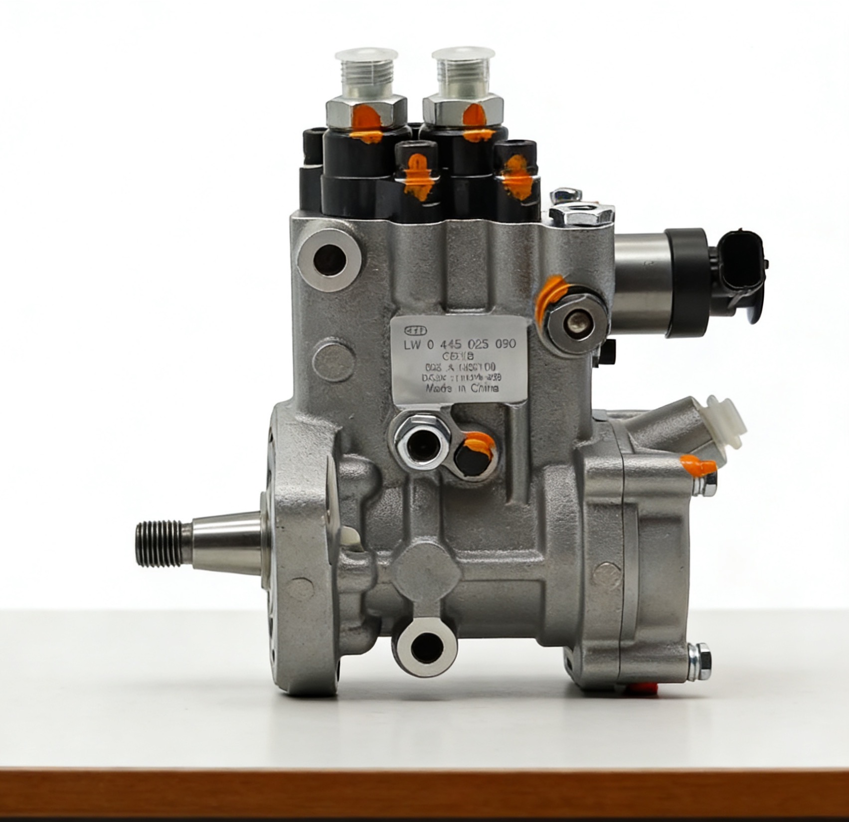 DK300-1111100A-A38 TRUCK YC4DK90-T304 Fuel Injection Pump 0445025090