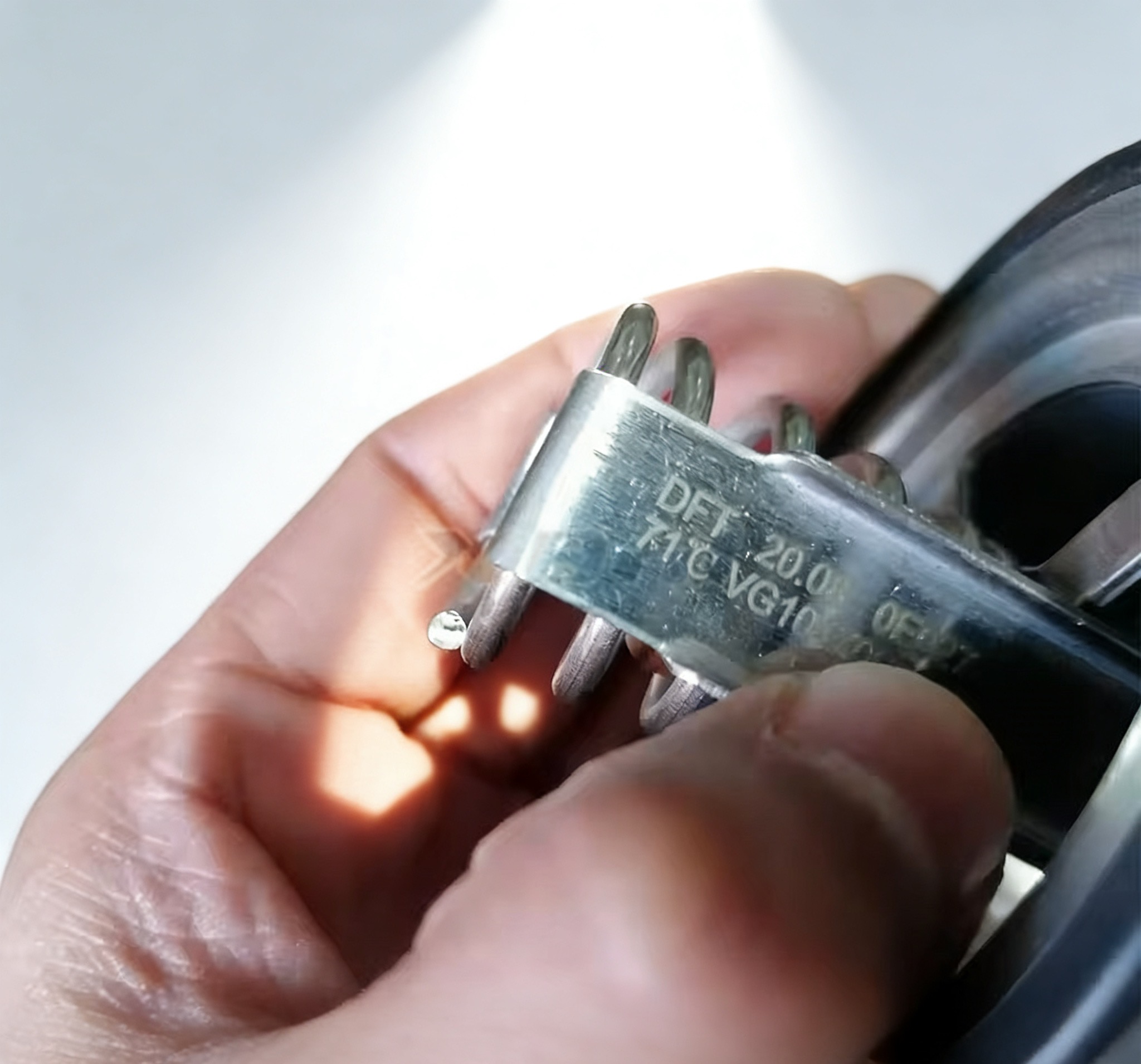 Sinotruck Howo Engine Parts Thermostat Core VG1047060003