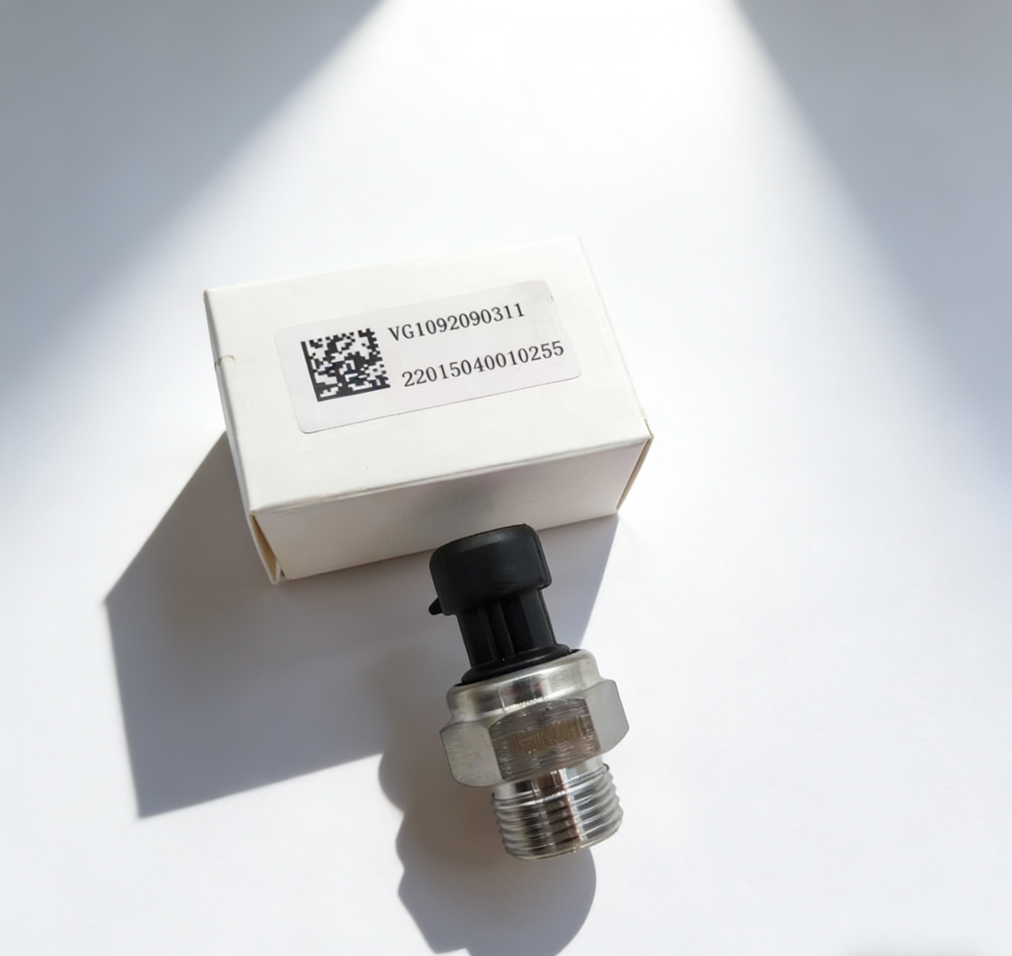 Sinotruk Hot Sale Truck Parts VG1092090311 Oil Pressure Sensor