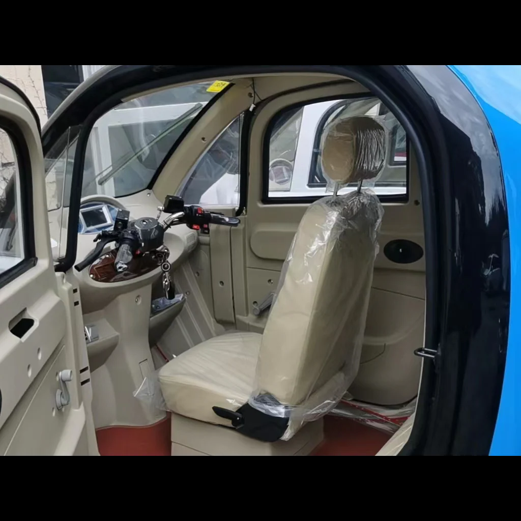 Gio  Golf  All-Season Enclosed Mobility Scooter