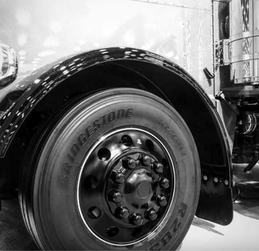 22.5" Alcoa Dura-Black Aluminum Wheel Hub Piloted