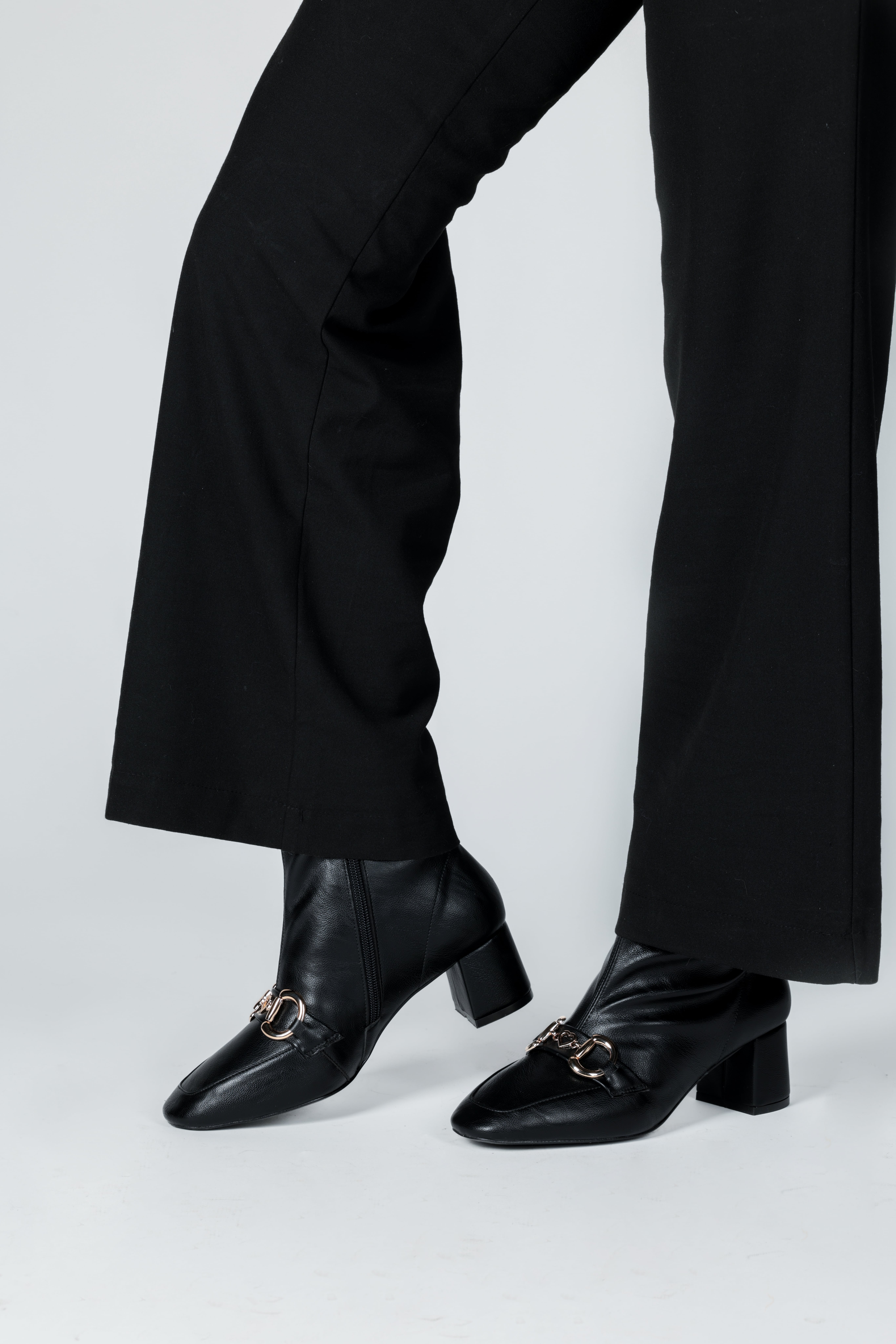 Gold figür detaylı bot